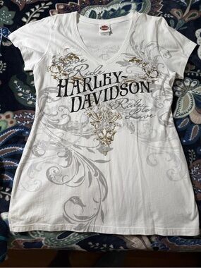 Harley-Davidson White V-Neck Graphic Tee with Gold and Gray Scrolls